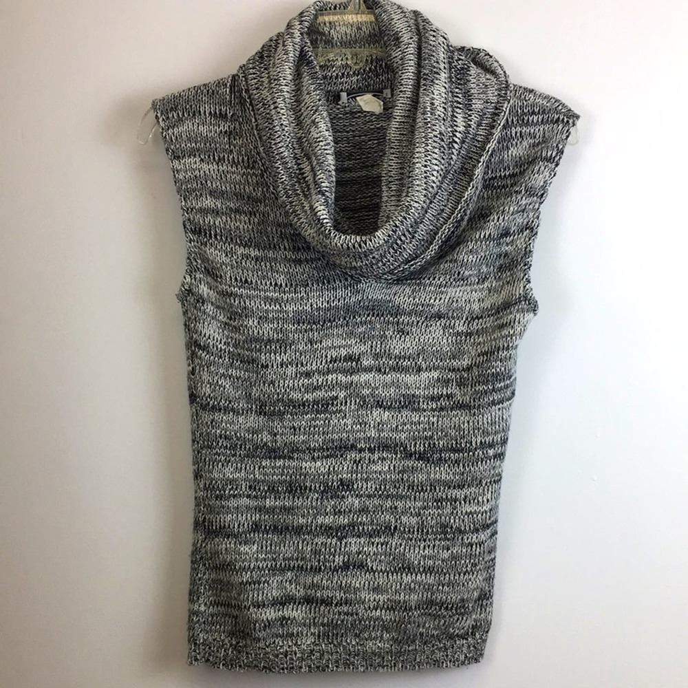 Mandee's black& white, wrinkle-free, washable, woman's top, cowl neck, size L